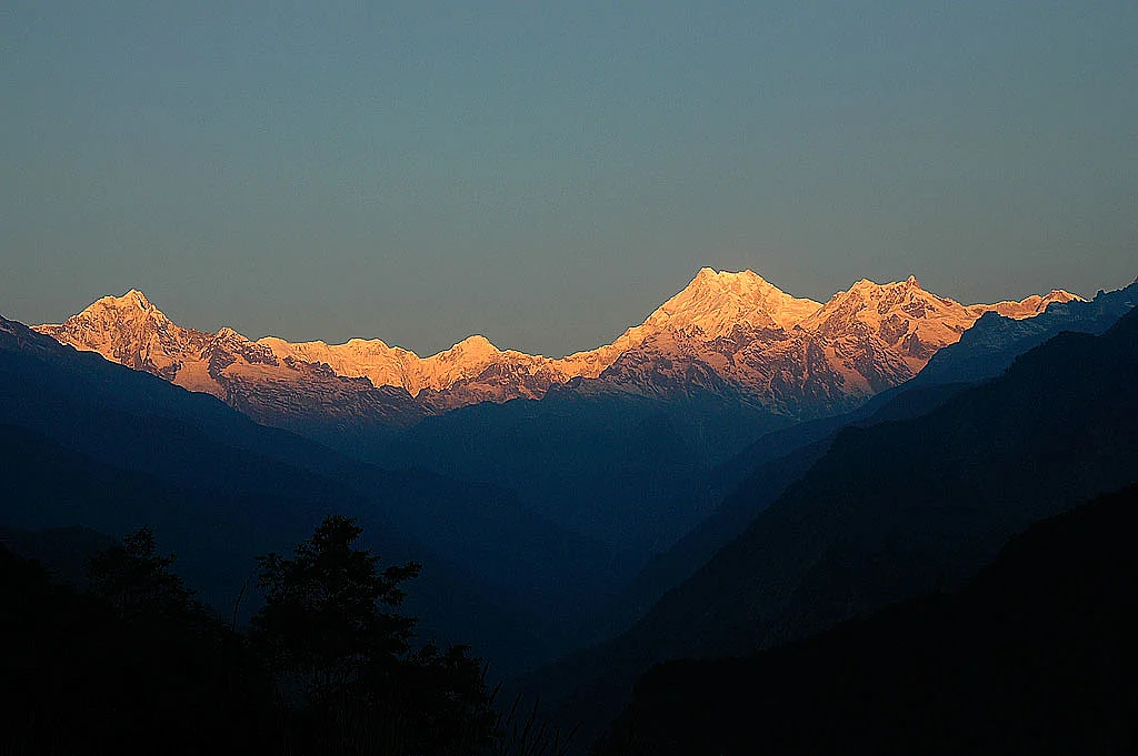 Kanchenjunga seen from Singhik (PC: Arthur Pazo https://flickr.com/photos/57289136@N00/)